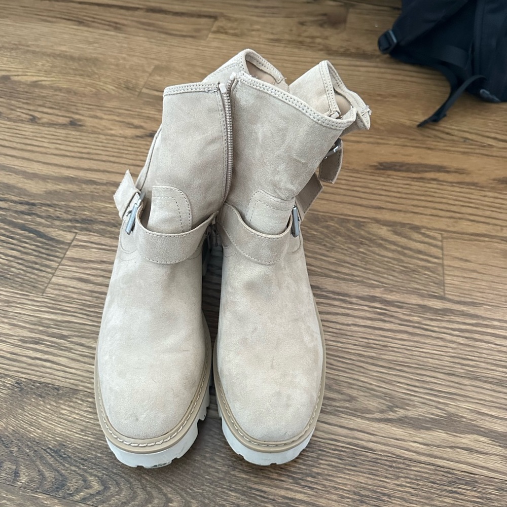 Universal threads Moto boots